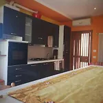 Massimiliano Apartamento *